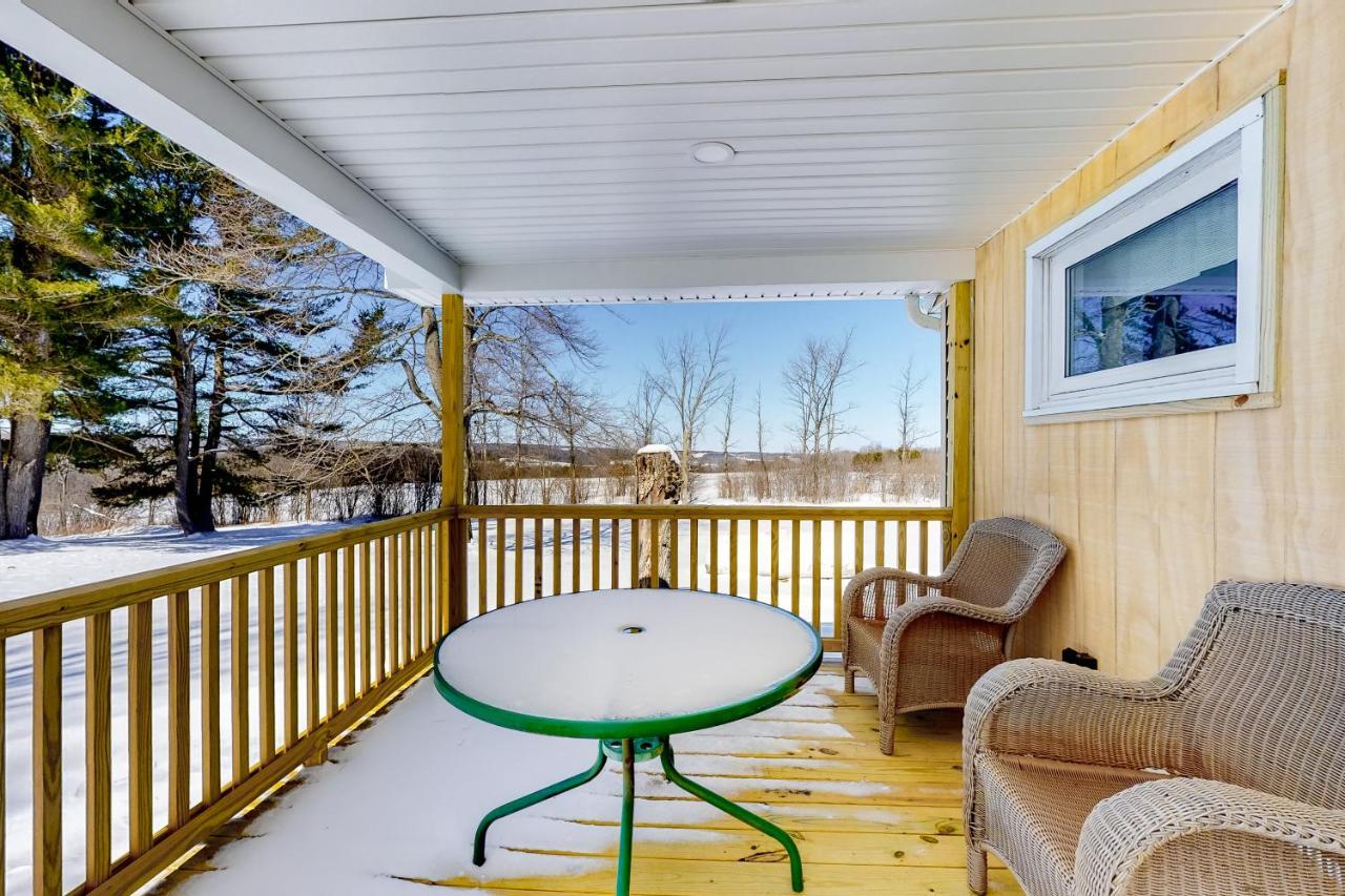 Вилла Finger Lakes Stunner Dundee Экстерьер фото